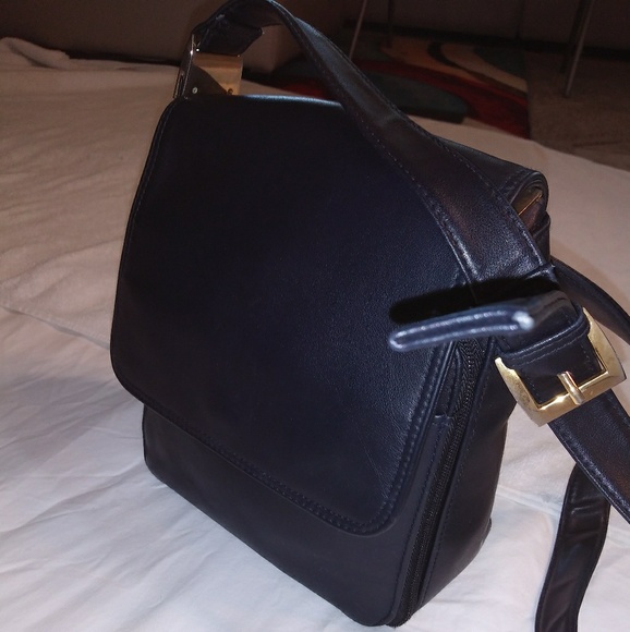Worthington Navy Genuine Leather crossbody - Picture 2 of 8